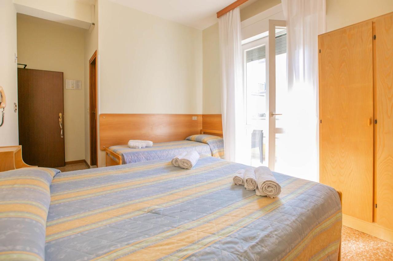 Hotel Ischia ريميني المظهر الخارجي الصورة