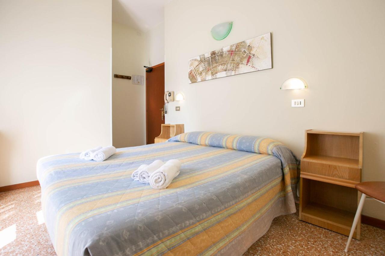 Hotel Ischia ريميني المظهر الخارجي الصورة