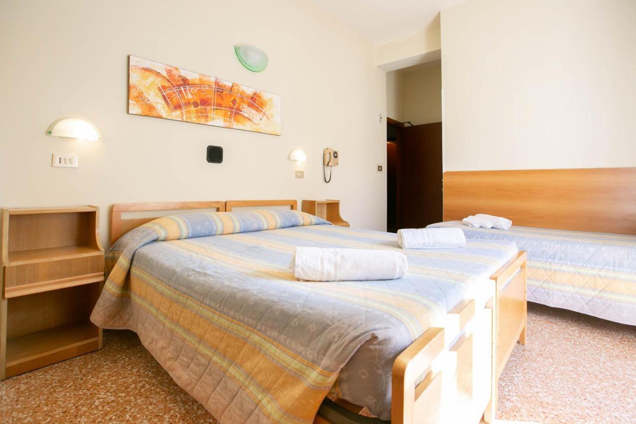 Hotel Ischia ريميني المظهر الخارجي الصورة