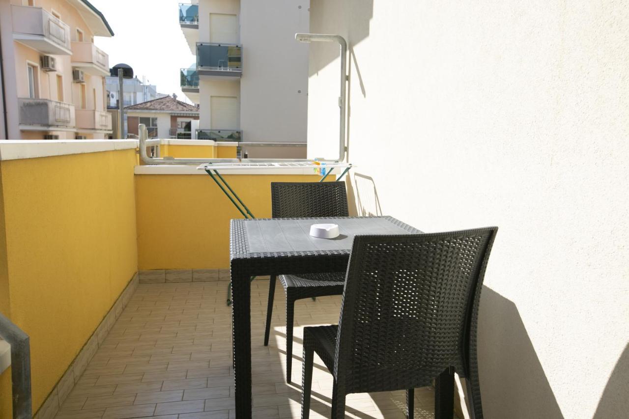 Hotel Ischia ريميني المظهر الخارجي الصورة