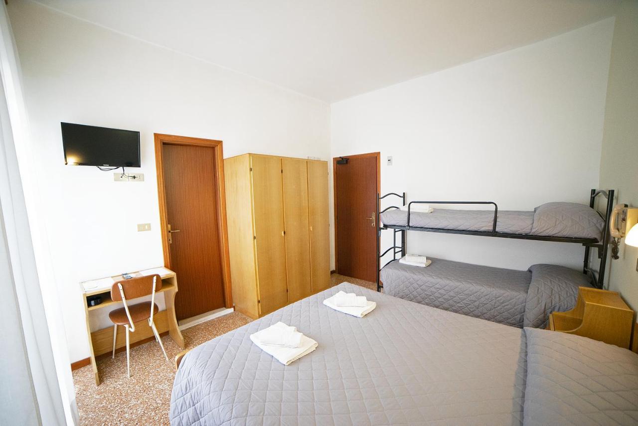 Hotel Ischia ريميني المظهر الخارجي الصورة