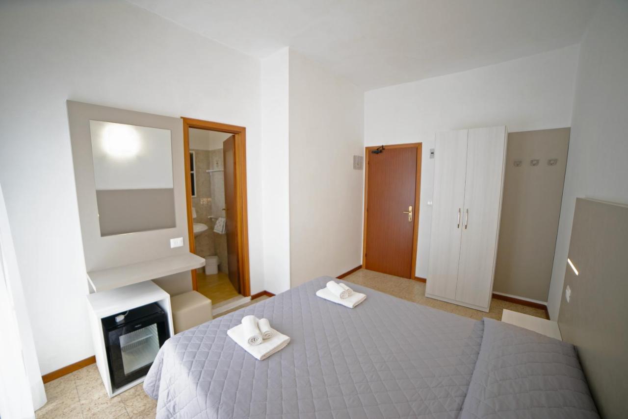 Hotel Ischia ريميني المظهر الخارجي الصورة
