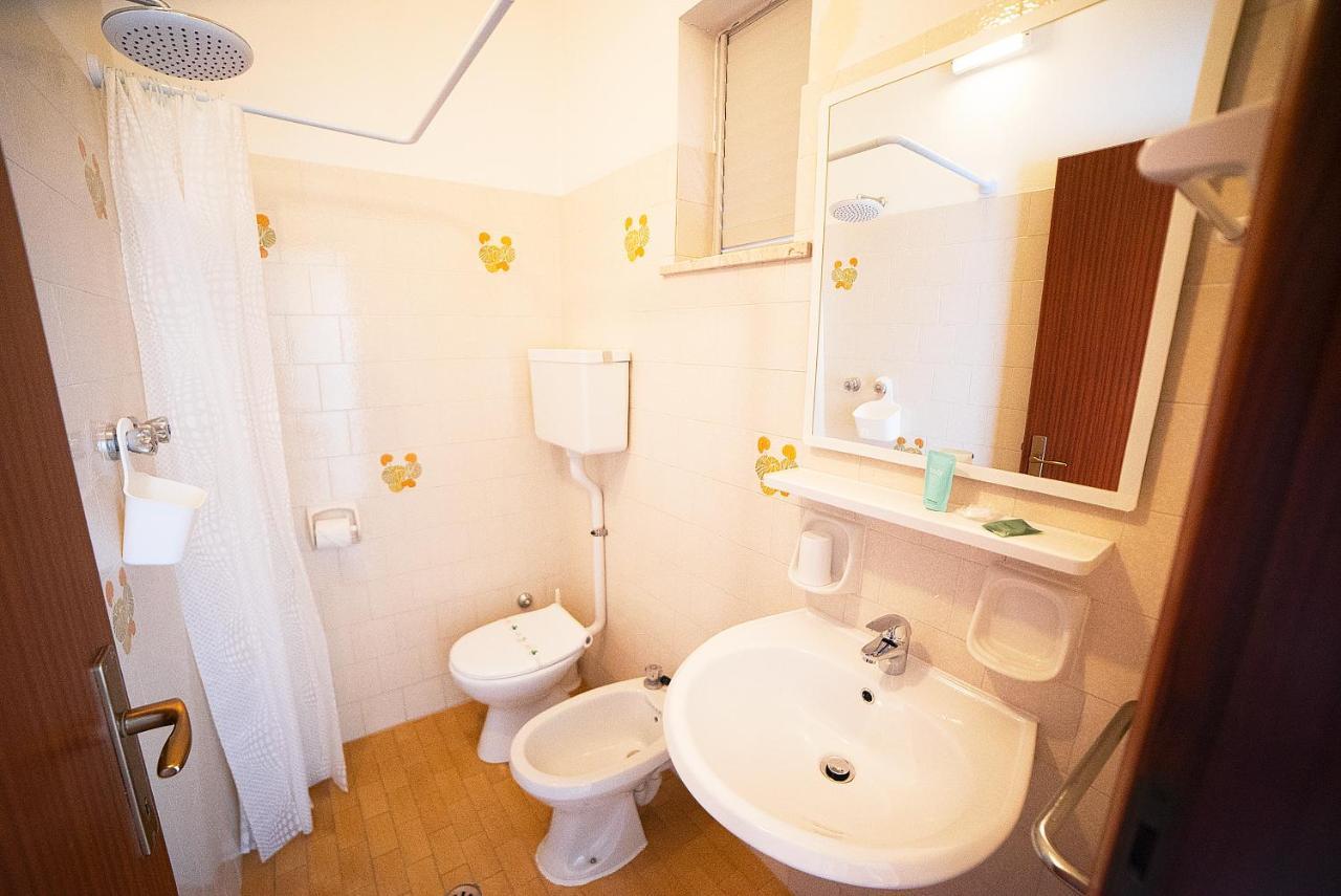 Hotel Ischia ريميني المظهر الخارجي الصورة